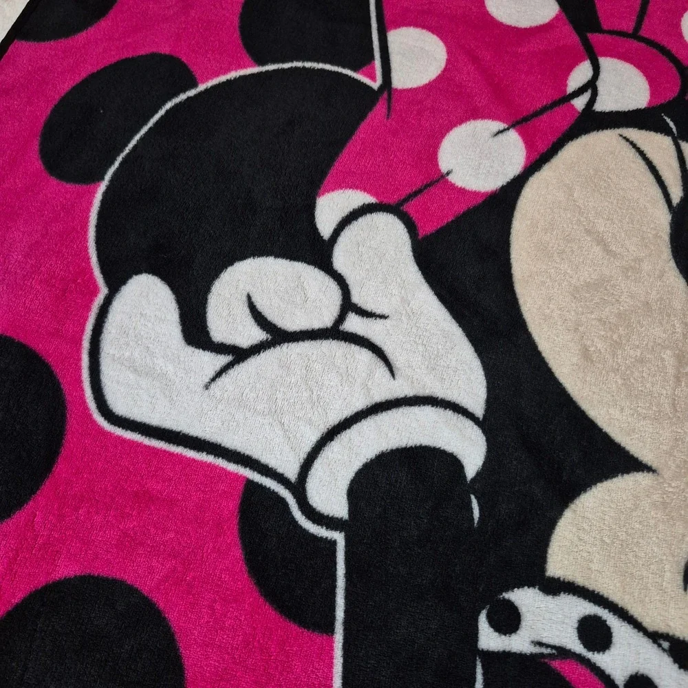 Disney Minnie Mouse Throw Blanket Kids Pink Black Polka Dot Fleece Soft Cozy